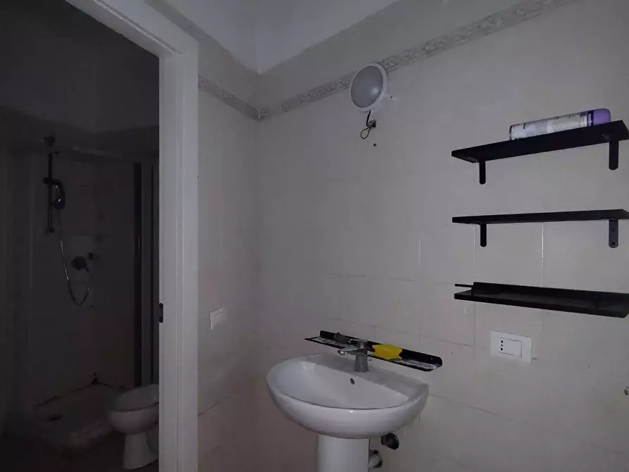 Immagine 8 di Appartamento in vendita  in Scali degli Olandesi 3 a Livorno