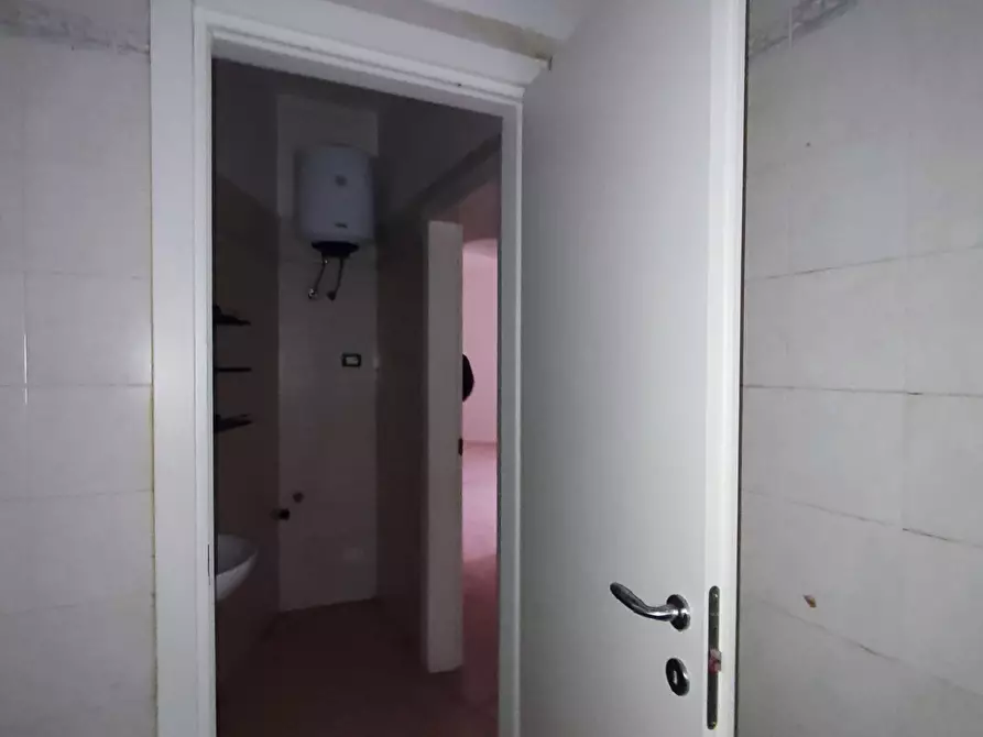 Immagine 10 di Appartamento in vendita  in Scali degli Olandesi 3 a Livorno