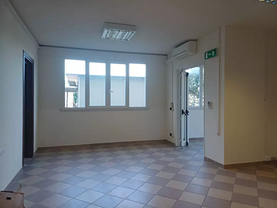 Immagine 6 di Ufficio in affitto  in via lenin - a San Giuliano Terme