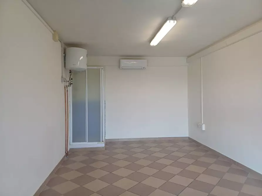 Immagine 7 di Ufficio in affitto  in via lenin - a San Giuliano Terme