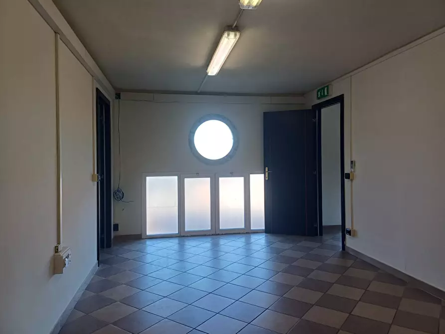Immagine 9 di Ufficio in affitto  in via lenin - a San Giuliano Terme