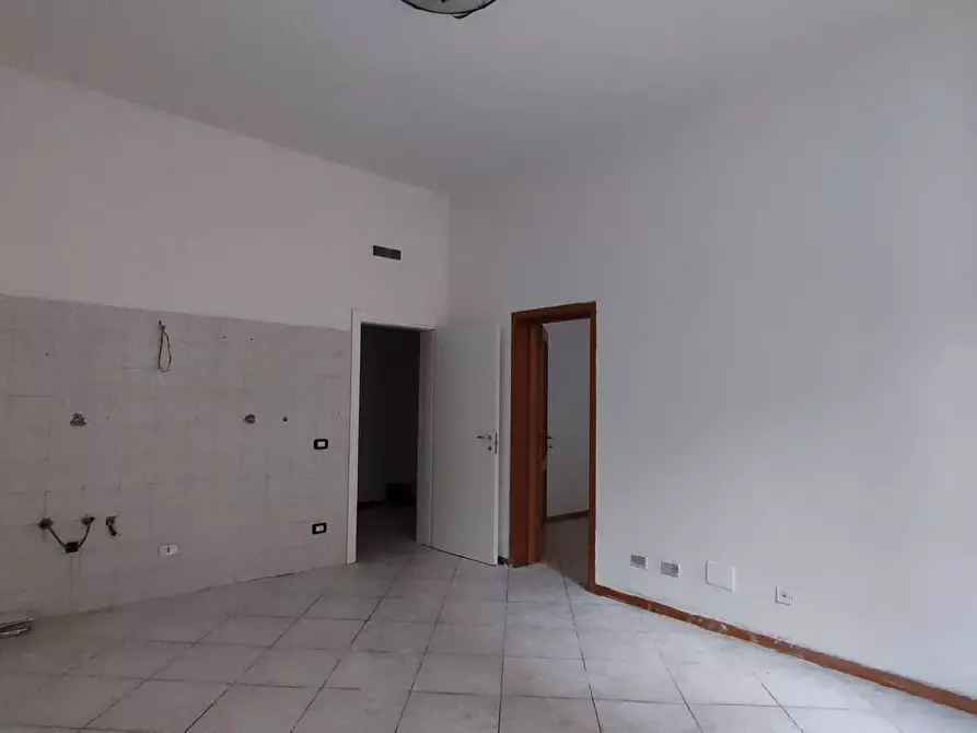Immagine 5 di Appartamento in vendita  in Scali degli Olandesi 3 a Livorno