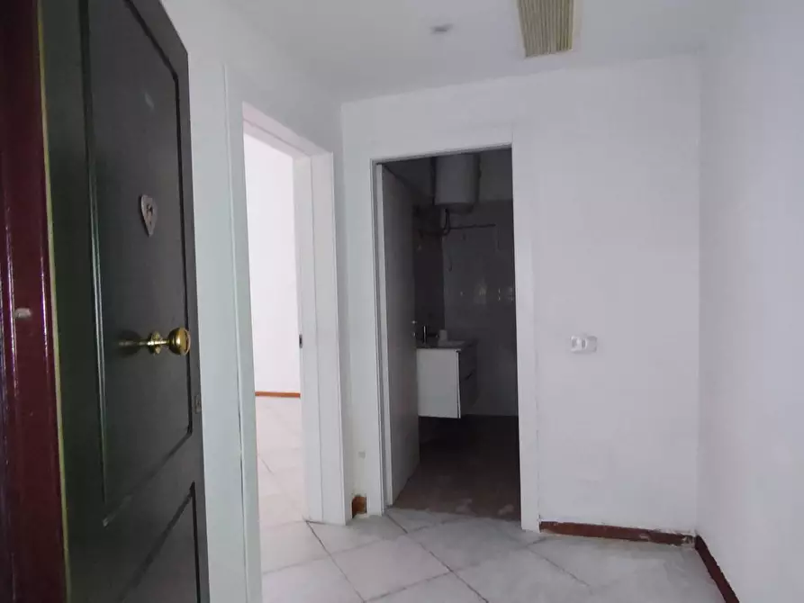 Immagine 12 di Appartamento in vendita  in Scali degli Olandesi 3 a Livorno