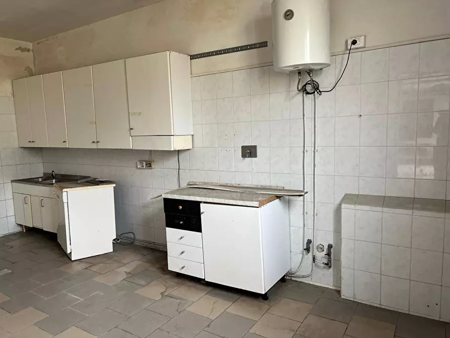 Immagine 2 di Casa indipendente in vendita  in Via Martiri Delle Ardeatine 1 a Pisa