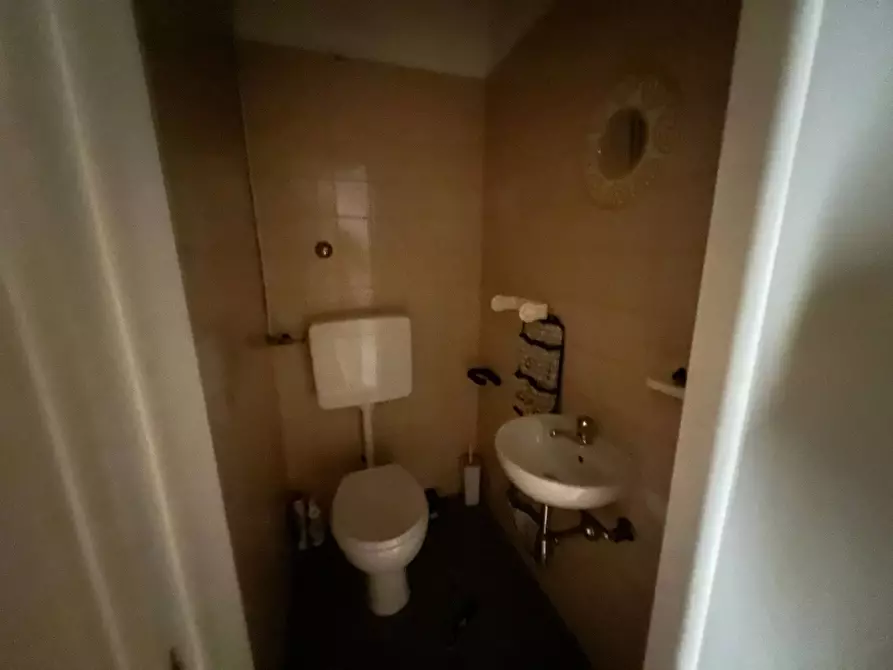 Immagine 22 di Ufficio in affitto  in Via Francesco Crispi 1 a Livorno