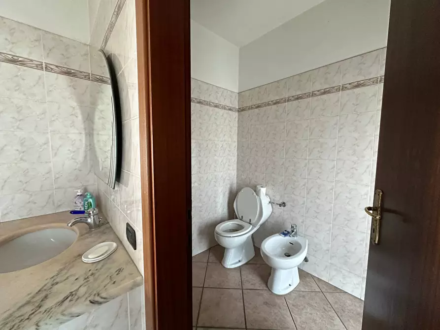 Immagine 7 di Attività commerciale in affitto  in viadei bocchi 50 a Capannori