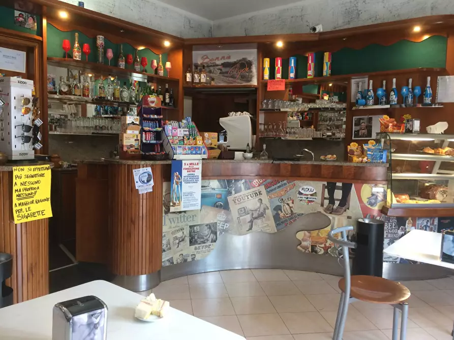 Immagine 1 di Attività commerciale in vendita  in piazza garibaldi 2 a Pisa