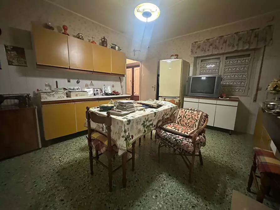 Immagine 2 di Casa indipendente in vendita  in via fillungo 8 a Camaiore