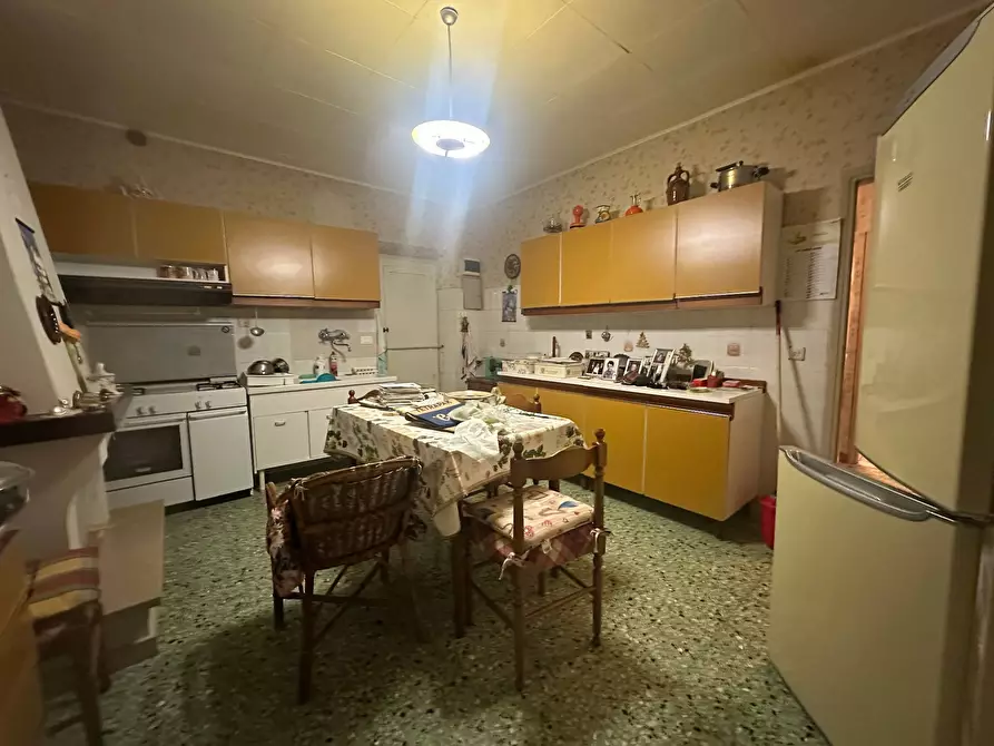 Immagine 3 di Casa indipendente in vendita  in via fillungo 8 a Camaiore