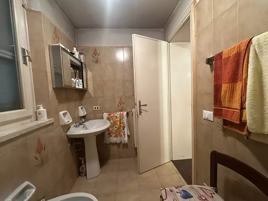 Immagine 9 di Casa indipendente in vendita  in via fillungo 8 a Camaiore