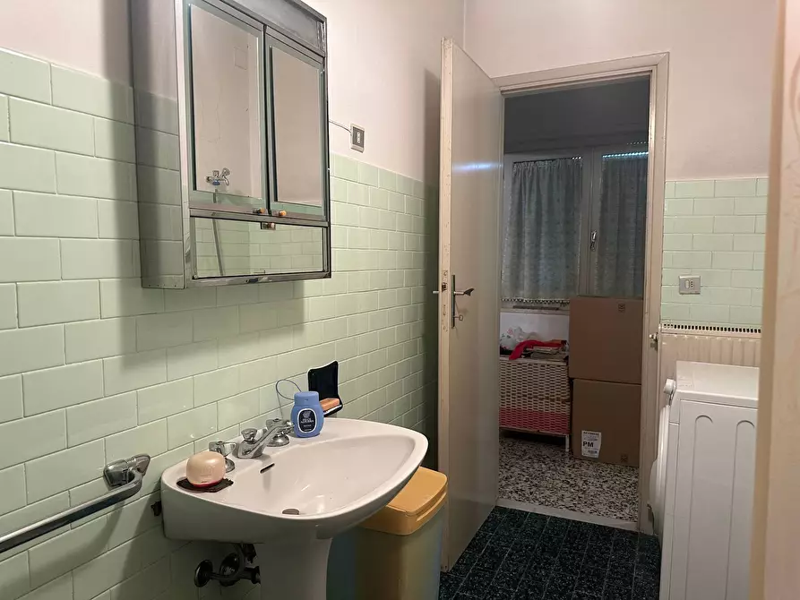 Immagine 15 di Casa indipendente in vendita  in via fillungo 8 a Camaiore