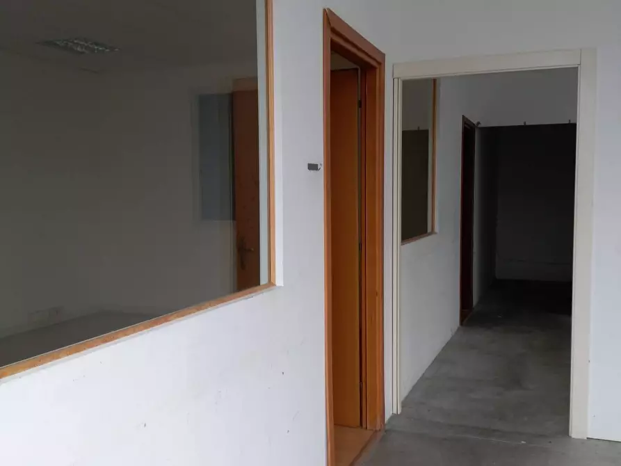 Immagine 3 di Attività commerciale in affitto  in Via Scornigiana 65 a Pisa