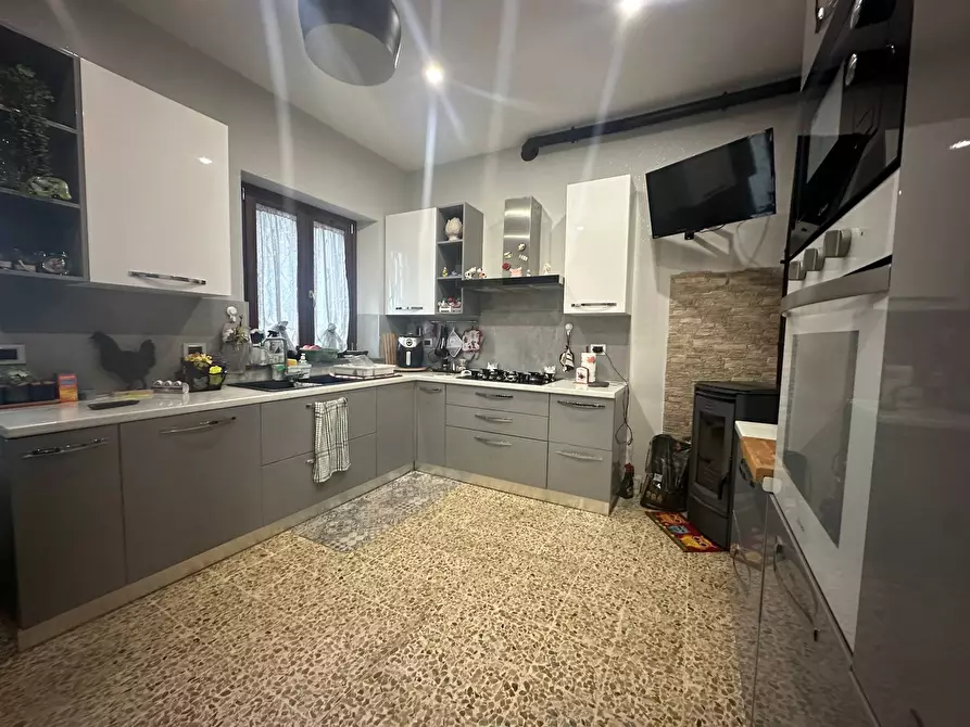 Immagine 1 di Casa indipendente in vendita  in via del fondaccio 10 a Capannori