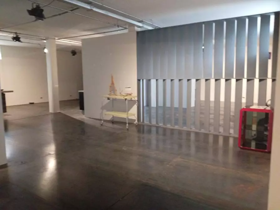 Immagine 2 di Attività commerciale in affitto  in via pietrasantina 44 a San Giuliano Terme