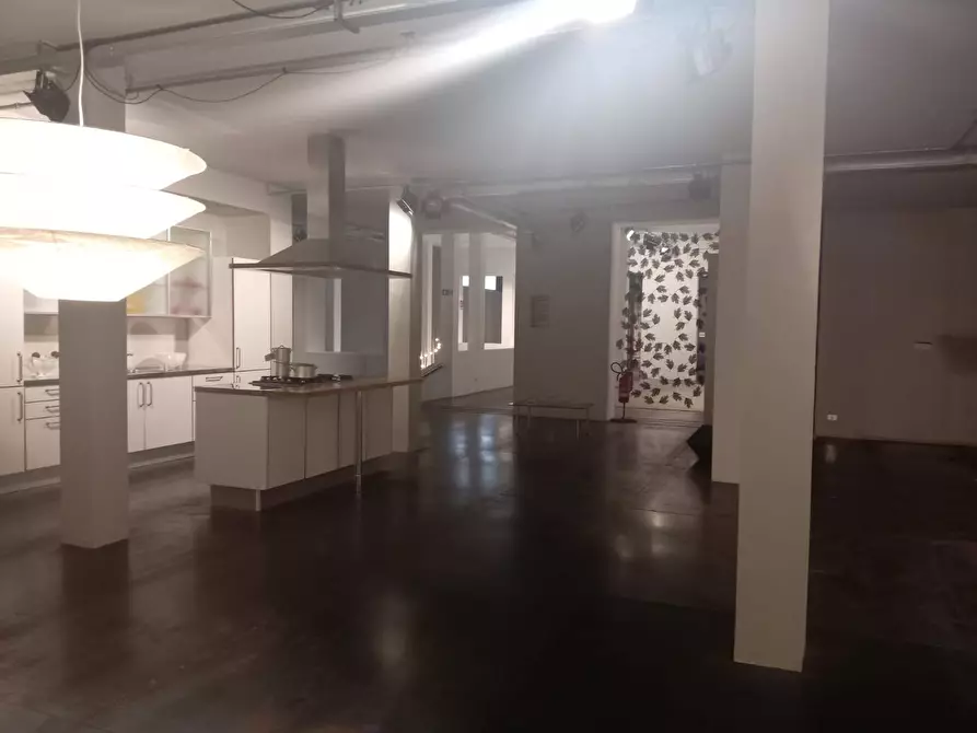 Immagine 8 di Attività commerciale in affitto  in via pietrasantina 44 a San Giuliano Terme