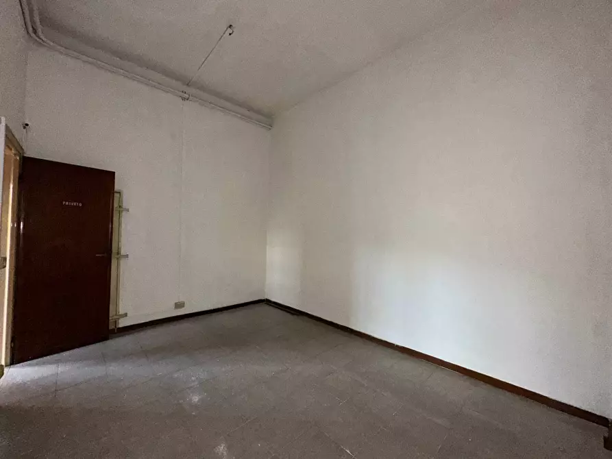 Immagine 13 di Attività commerciale in vendita  in via del centenario 23 a Porcari