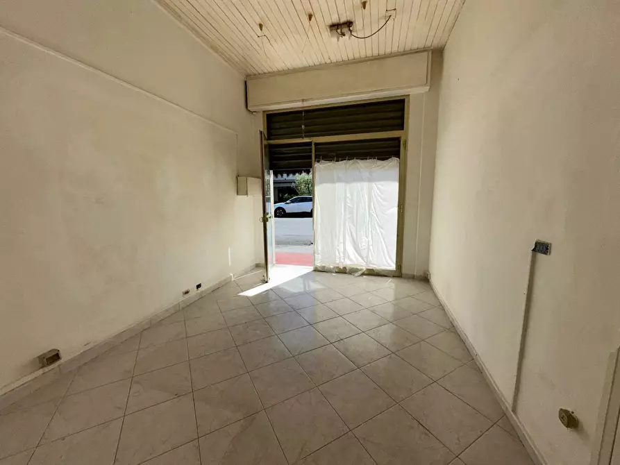 Immagine 15 di Attività commerciale in vendita  in via del centenario 23 a Porcari