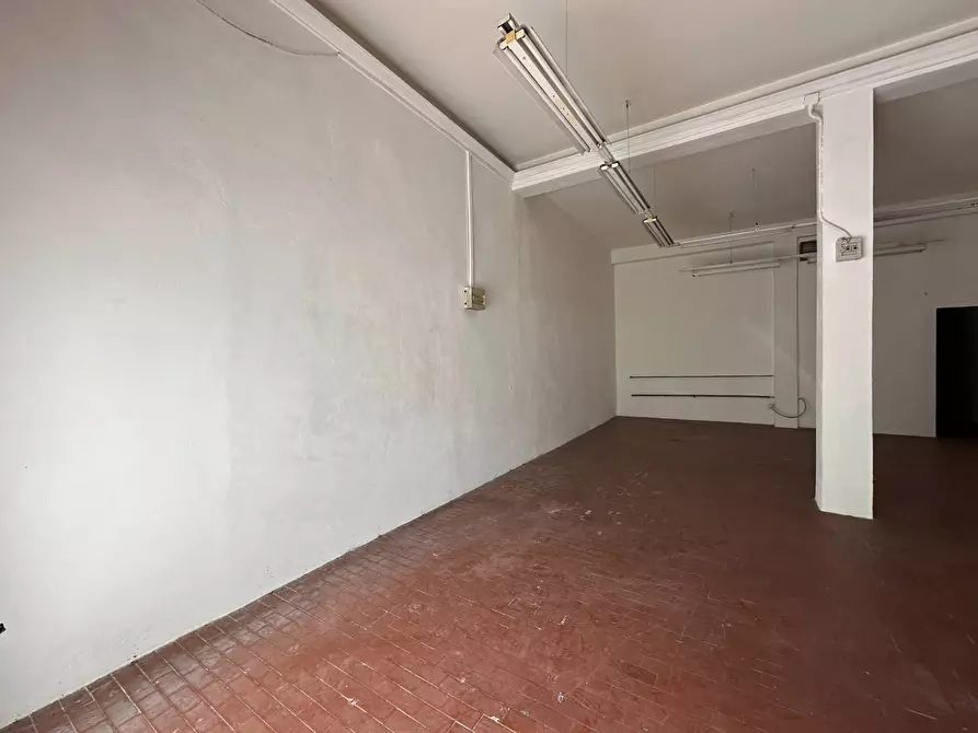 Immagine 2 di Attività commerciale in vendita  in VIA DEL CENTENARIO 24 a Porcari