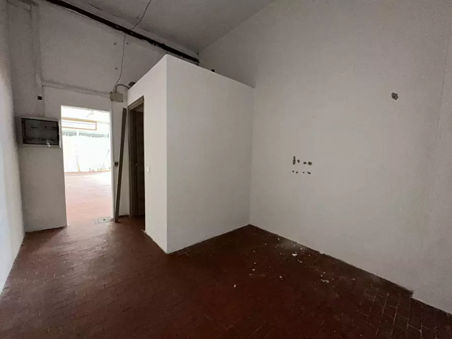 Immagine 6 di Attività commerciale in vendita  in VIA DEL CENTENARIO 24 a Porcari