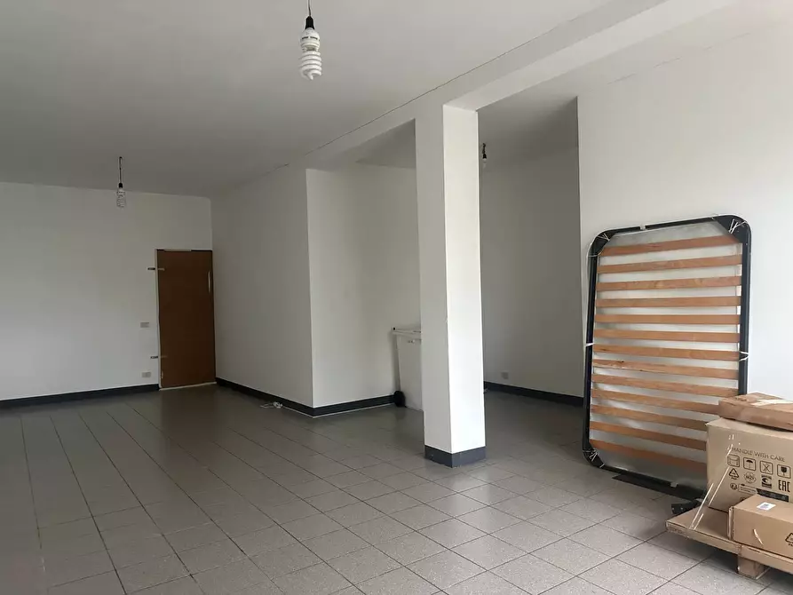 Immagine 4 di Magazzino in affitto  in via delle ville 150 a Capannori