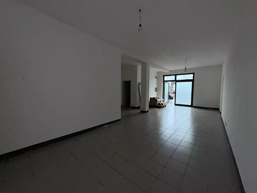 Immagine 2 di Magazzino in affitto  in via delle ville 150 a Capannori