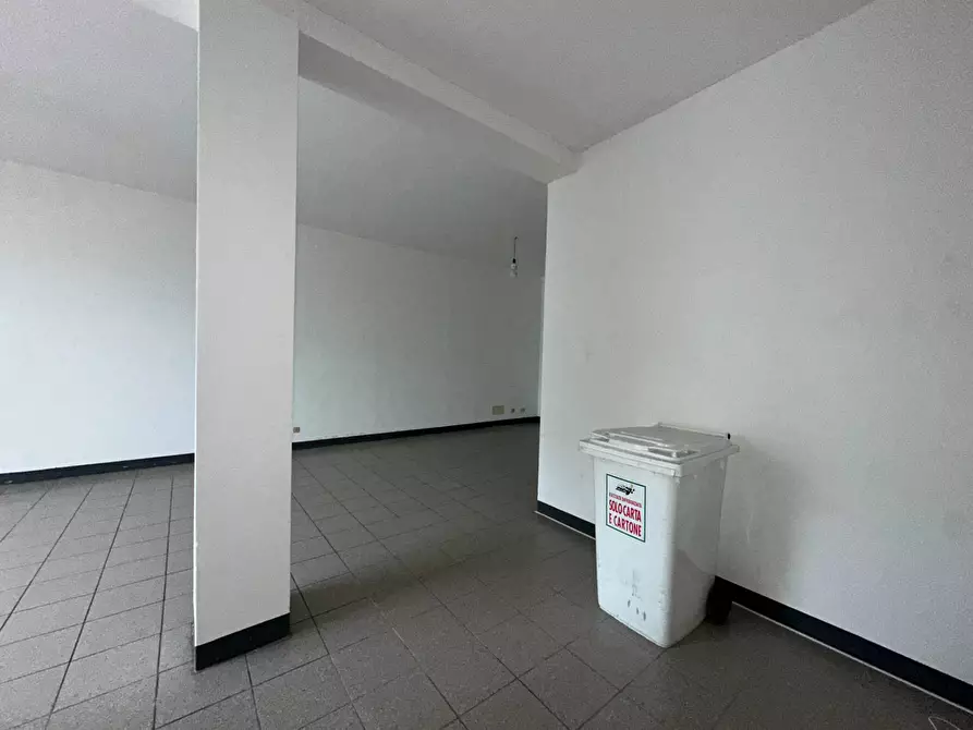 Immagine 5 di Magazzino in affitto  in via delle ville 150 a Capannori