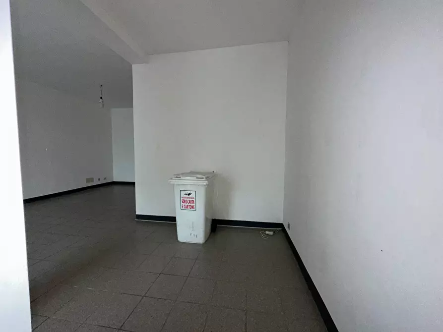 Immagine 8 di Magazzino in affitto  in via delle ville 150 a Capannori