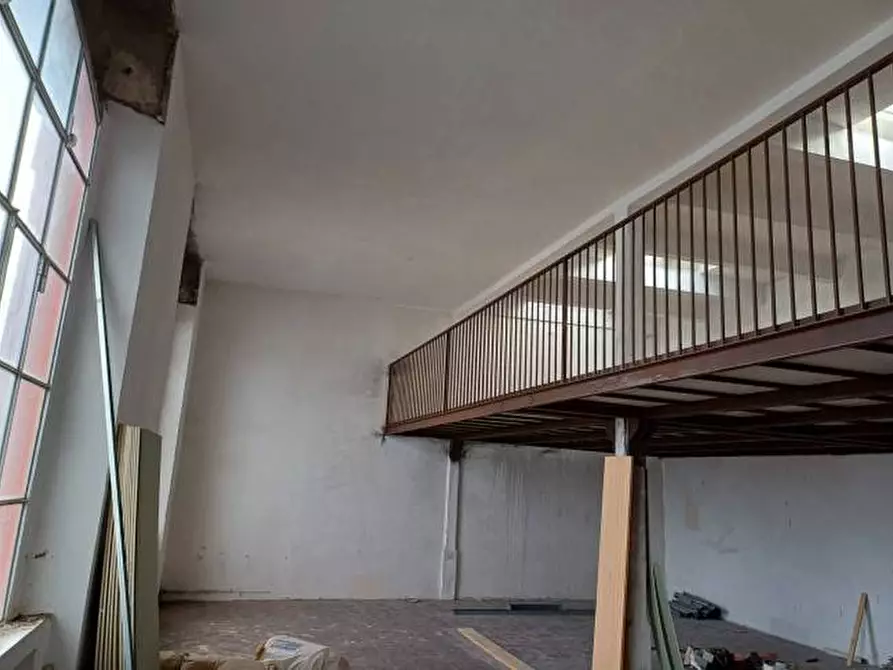 Immagine 1 di Attività commerciale in affitto  in Via Giosue' Carducci a Pisa