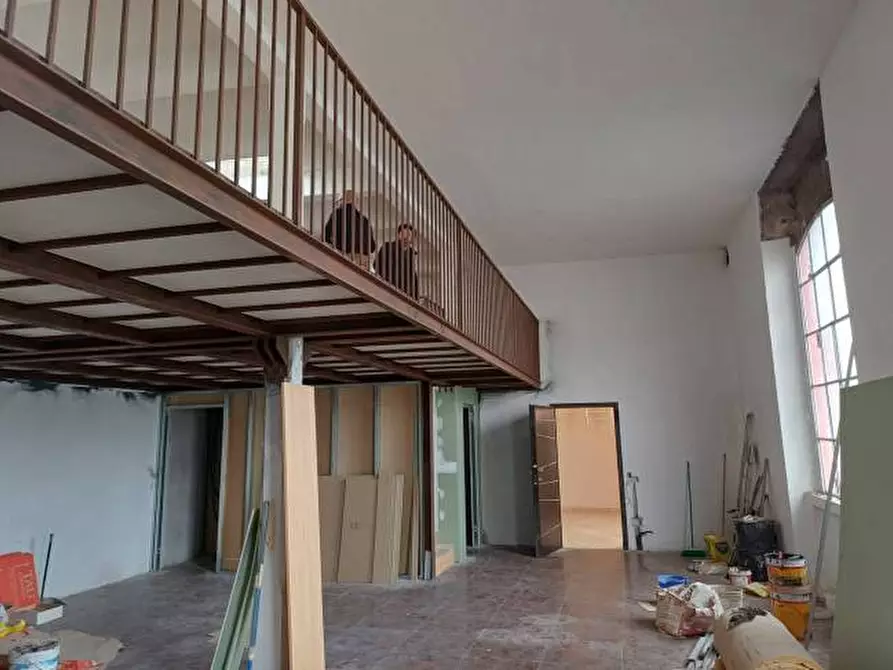 Immagine 3 di Attività commerciale in affitto  in Via Giosue' Carducci a Pisa