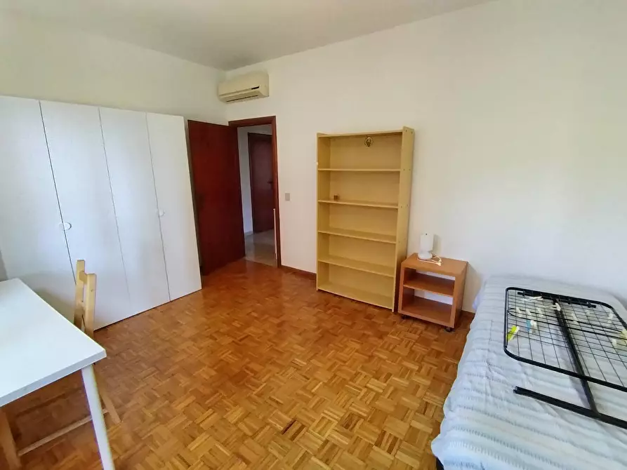 Immagine 15 di Camera in affitto  in Via Montello 18 a Pisa