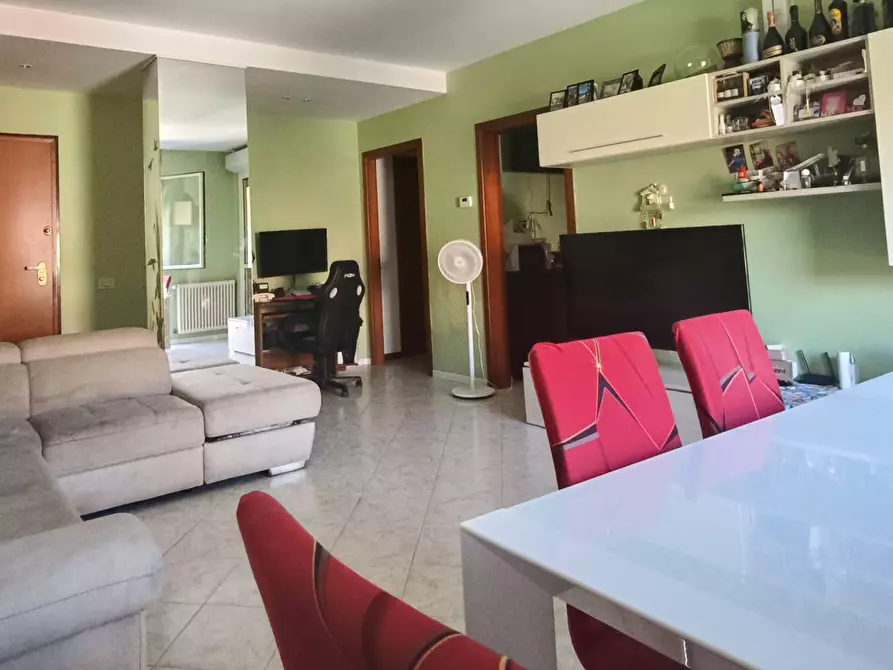 Immagine 5 di Appartamento in vendita  in Via Della Scopaia 15 a Livorno
