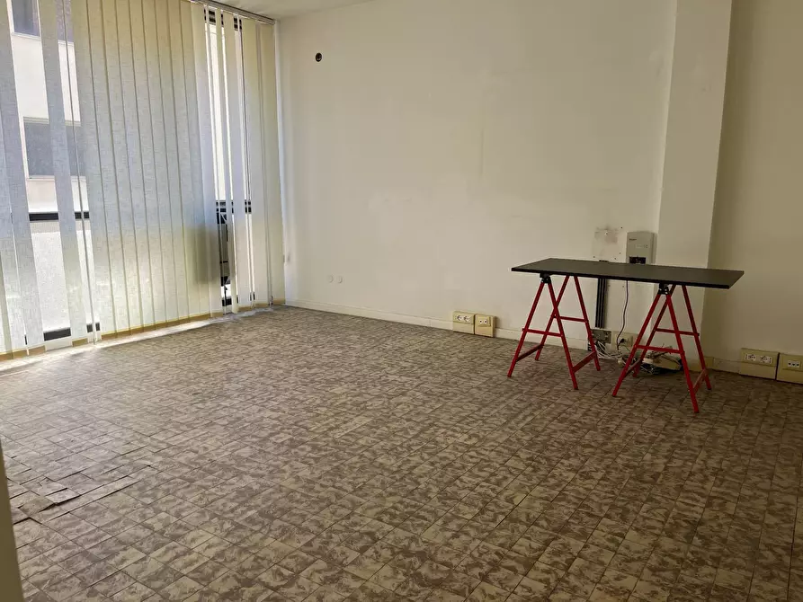 Immagine 2 di Ufficio in affitto  in via ugo la malfa 9 a Cascina