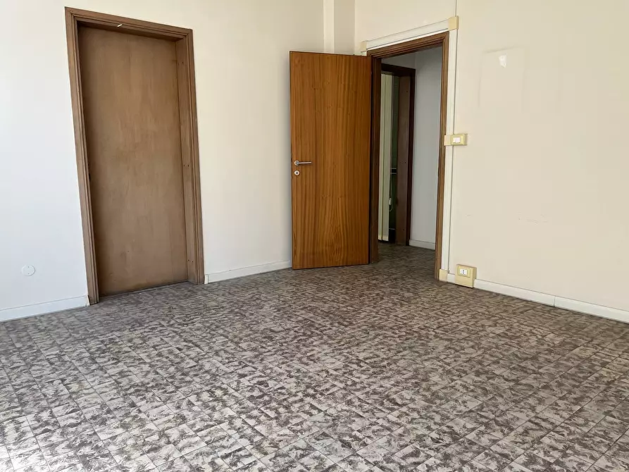 Immagine 5 di Ufficio in affitto  in via ugo la malfa 9 a Cascina