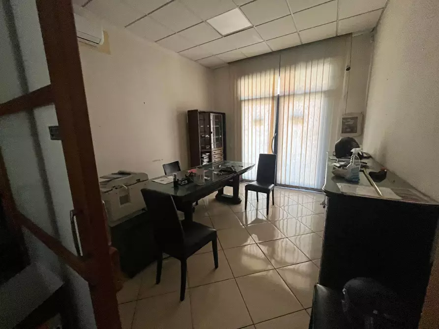 Immagine 3 di Attività commerciale in vendita  in Via Nino Bixio 11 a Pisa