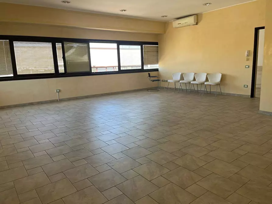 Immagine 3 di Ufficio in affitto  in Via Fabio Filzi 25 a Livorno