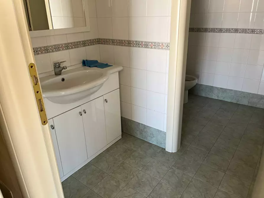 Immagine 7 di Ufficio in affitto  in Via Fabio Filzi 25 a Livorno
