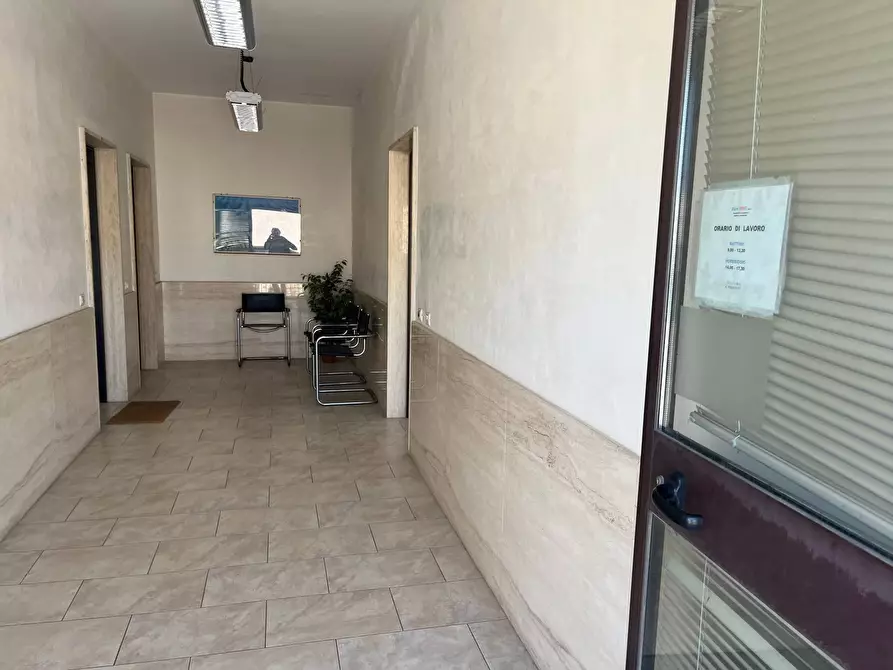 Immagine 9 di Ufficio in affitto  in Via Fabio Filzi 25 a Livorno