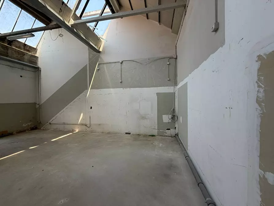 Immagine 6 di Attività commerciale in affitto  in Via Andrea Pisano 1 a Pisa