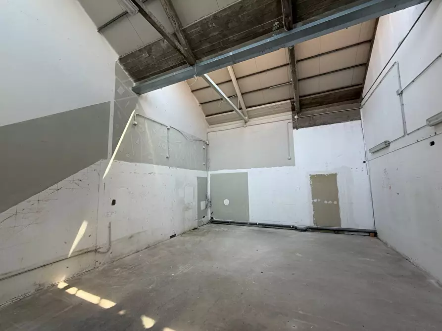 Immagine 8 di Attività commerciale in affitto  in Via Andrea Pisano 1 a Pisa