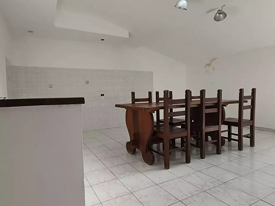 Immagine 2 di Appartamento in vendita  in via Bassa 10 a Livorno