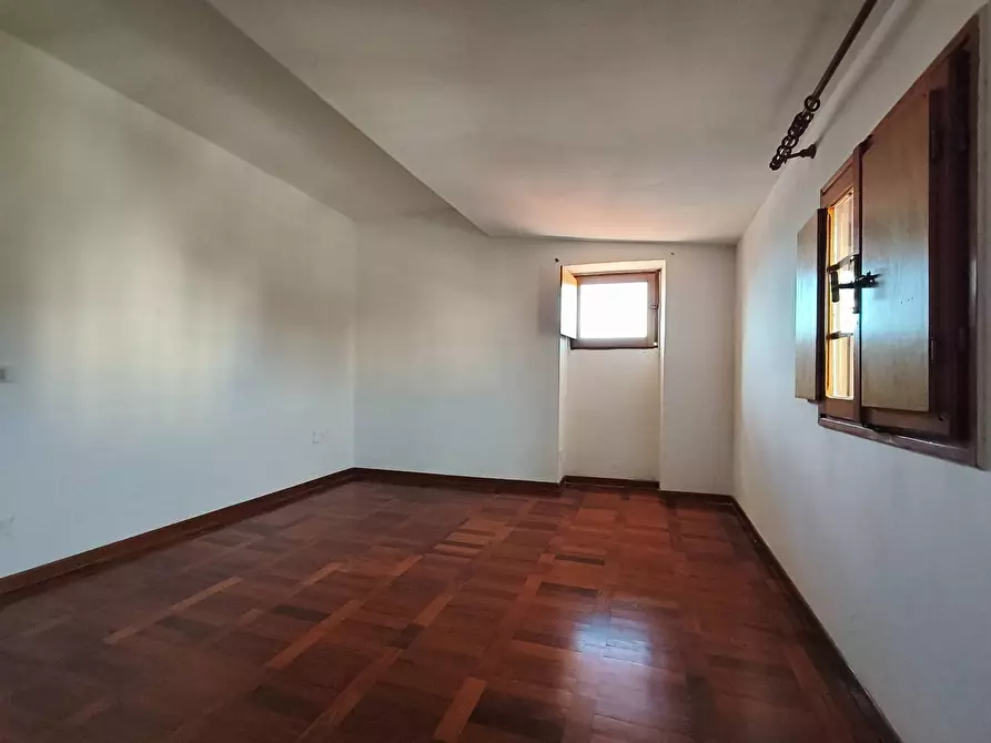 Immagine 17 di Appartamento in vendita  in via Bassa 10 a Livorno