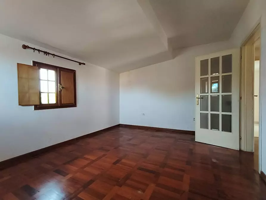 Immagine 18 di Appartamento in vendita  in via Bassa 10 a Livorno