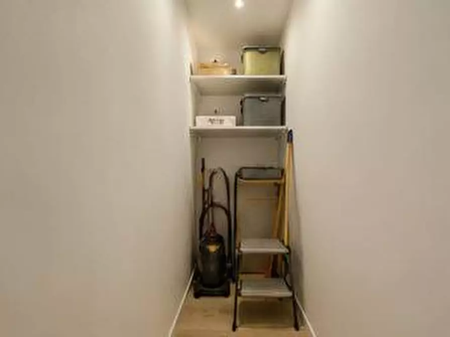 Immagine 8 di Appartamento in vendita  in Viale Francesco Bonaini 10 a Pisa