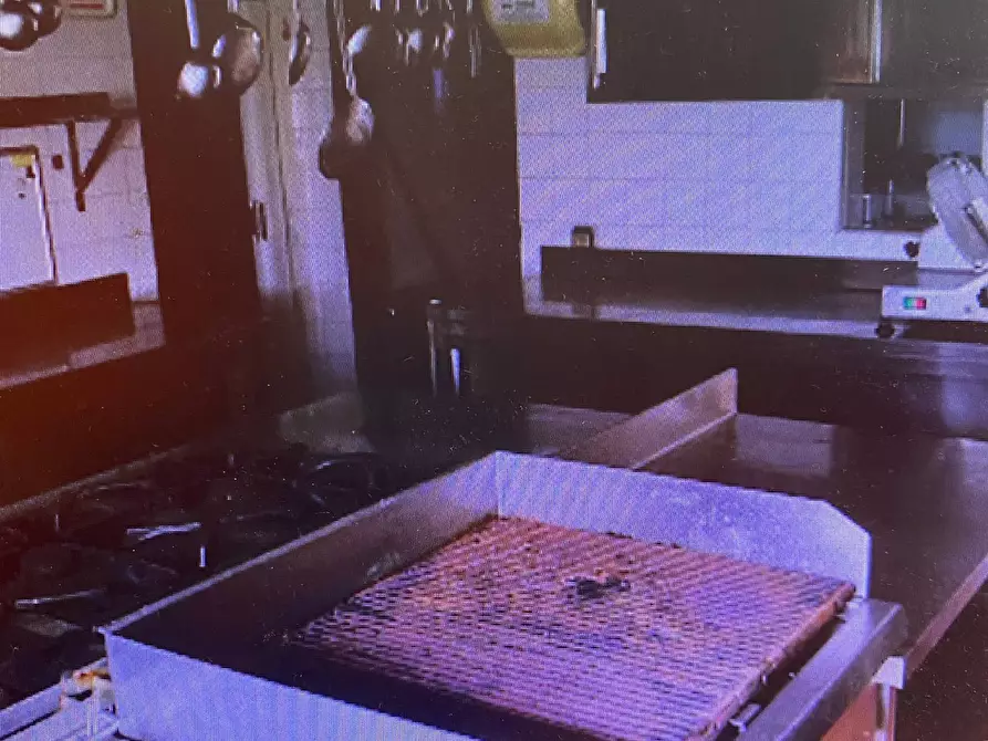 Immagine 3 di Attività commerciale in vendita  in via giuseppe verdi 1 a Pisa