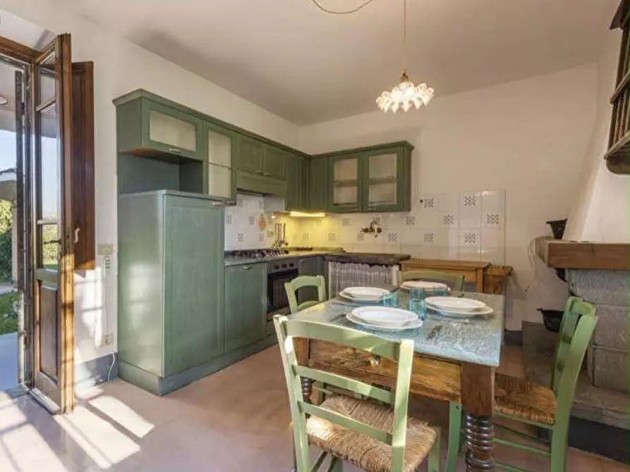 Immagine 1 di Casa indipendente in vendita  in via arginvecchio nord 10 a Camaiore