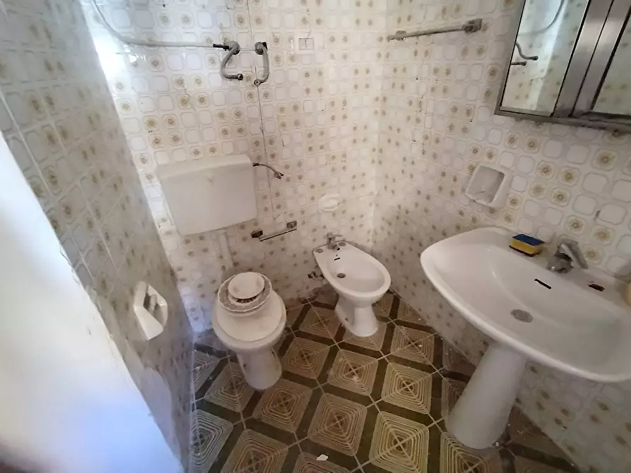 Immagine 7 di Casa indipendente in vendita  in via roma a Aidone