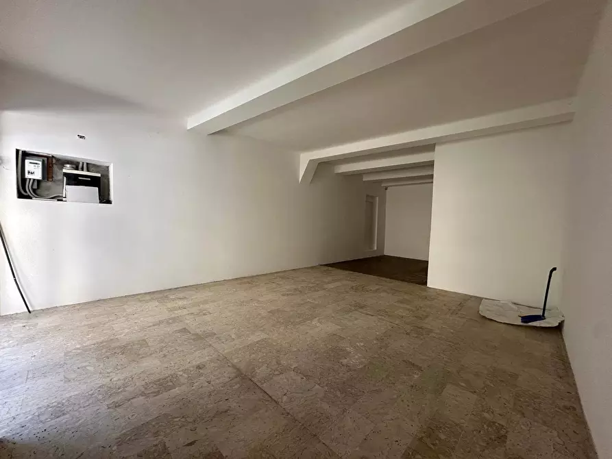 Immagine 6 di Attività commerciale in affitto  in VIA SANTA CROCE 29 a Lucca