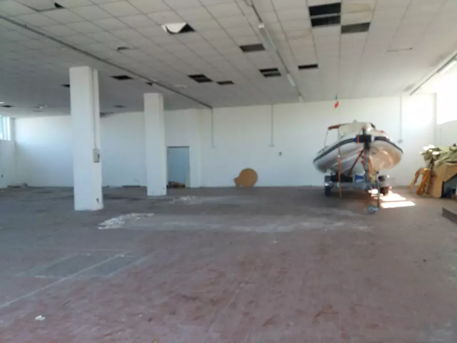 Immagine 1 di Attività commerciale in affitto  in via pietrasantina 5 a San Giuliano Terme