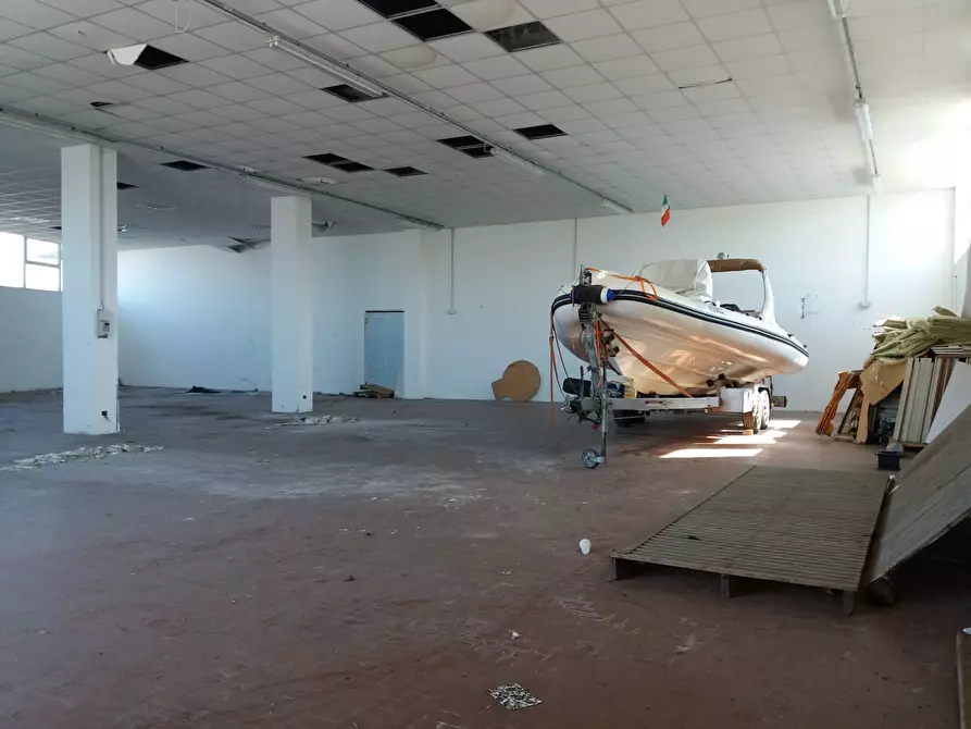 Immagine 2 di Attività commerciale in affitto  in via pietrasantina 5 a San Giuliano Terme