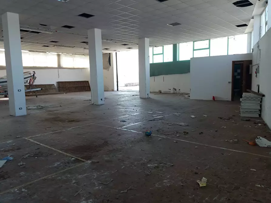 Immagine 5 di Attività commerciale in affitto  in via pietrasantina 5 a San Giuliano Terme